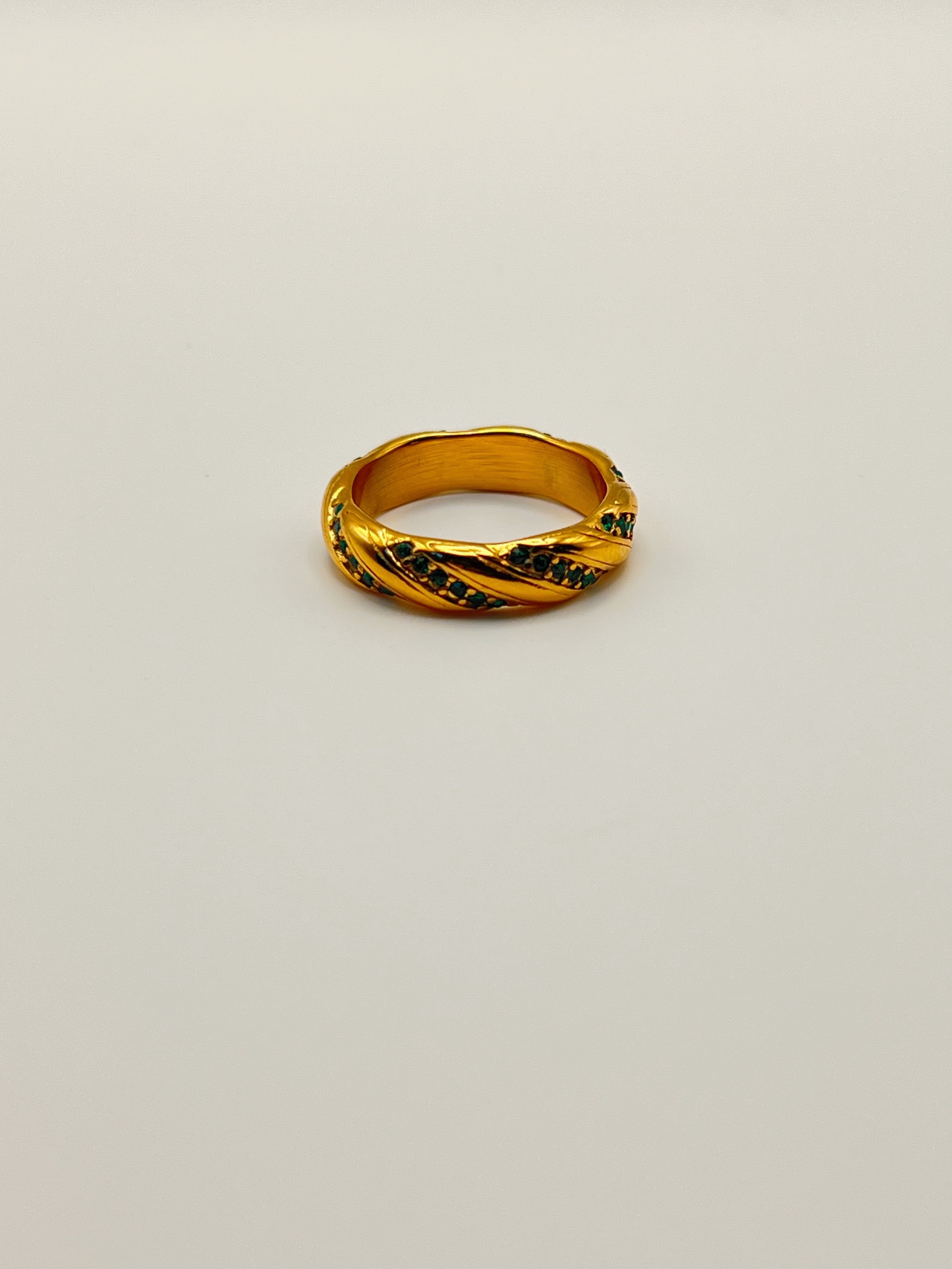 Verde Twist Ring